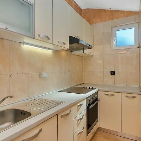 Uvala Pokrivenik 2073b Appartement Zastražišće