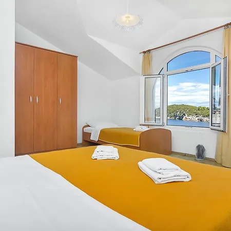 Appartement Uvala Pokrivenik 2073b Zastražišće