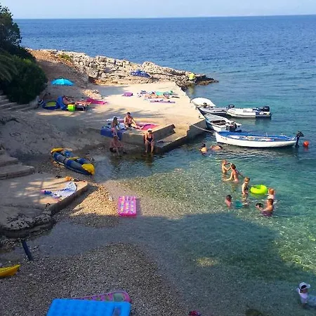 Uvala Pokrivenik 2073b Appartement